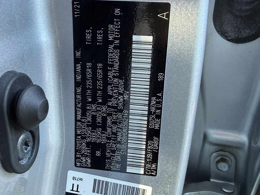 2022 Toyota Highlander LE - Photo 27