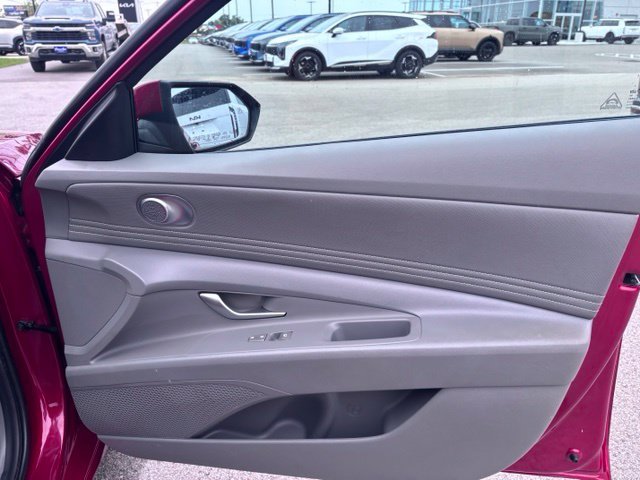 2025 Hyundai Elantra SEL - Photo 50