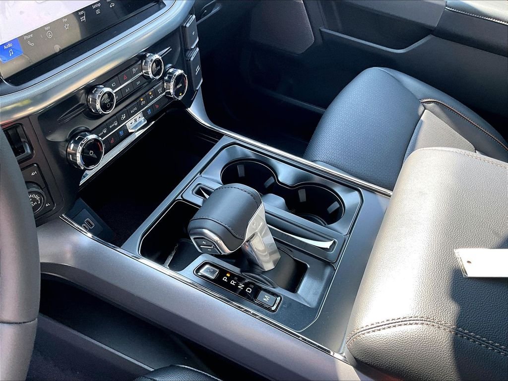 New 2026 Star White Metallic Tri-Coat Ford Lariat image 9