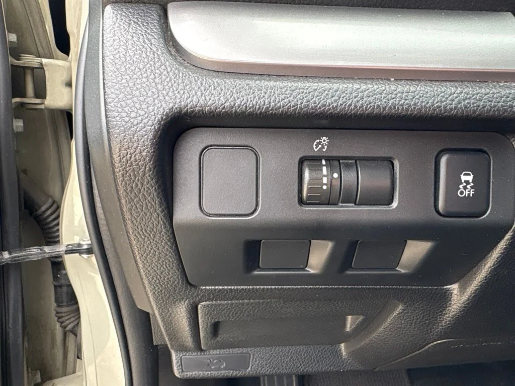 Used 2014 Beige Subaru 2.0i Premium image 22