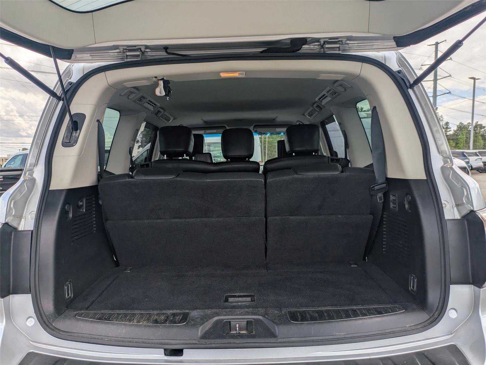 Used 2017 Brilliant Silver Nissan Platinum image 30
