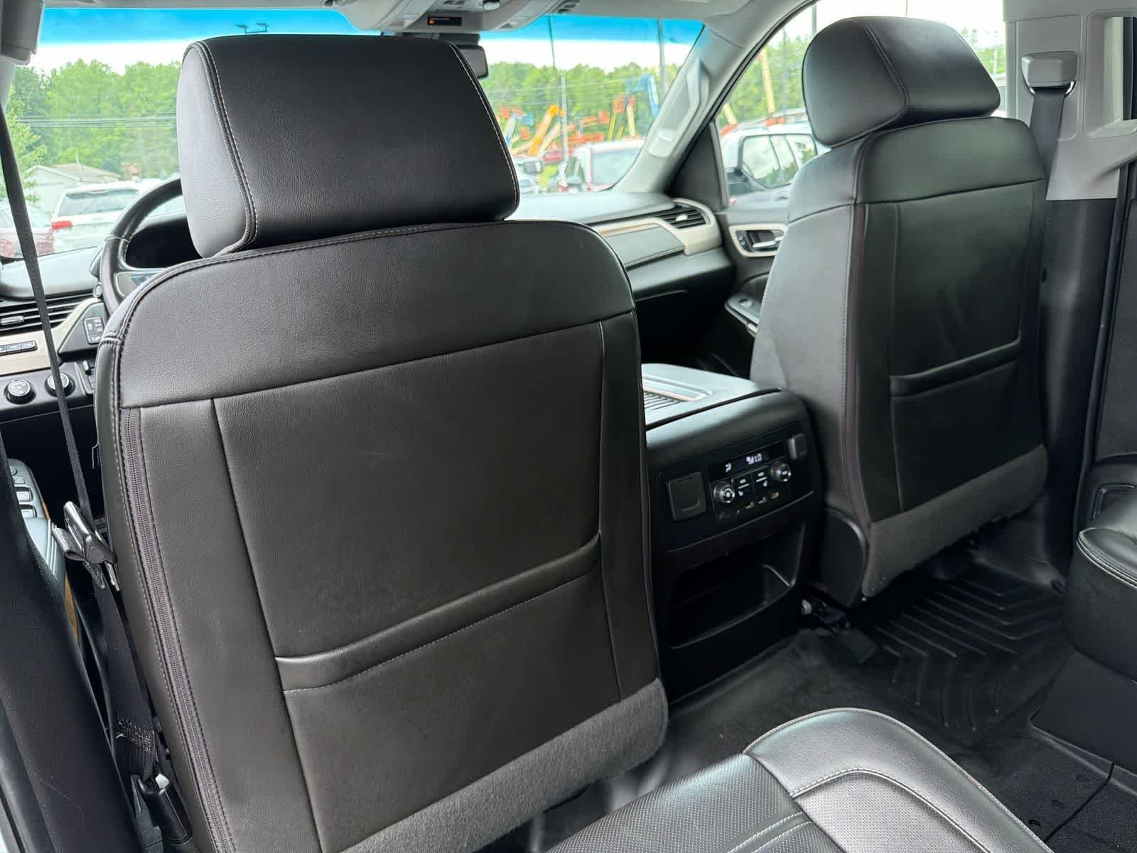 Used 2019 White Frost Tricoat GMC Denali image 19