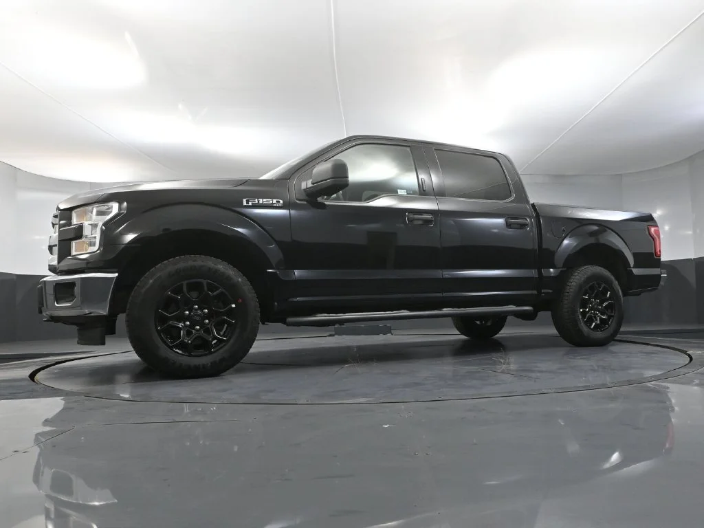 Used 2017 Black Ford XLT image 43