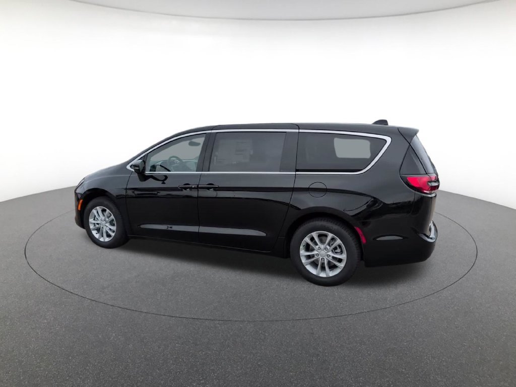 New 2027 Diamond Black Crystal Pearl-Coat Paint Chrysler  image 10