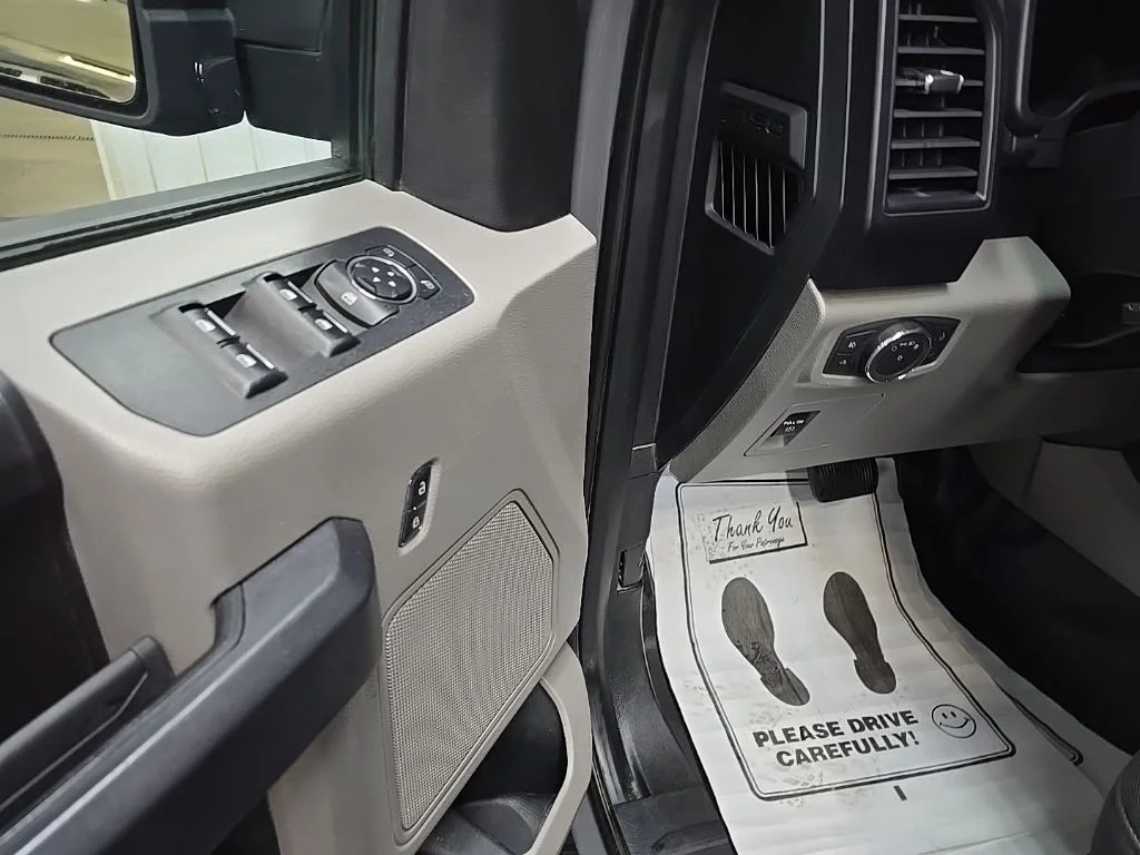 Used 2018 Gray Ford XL image 32