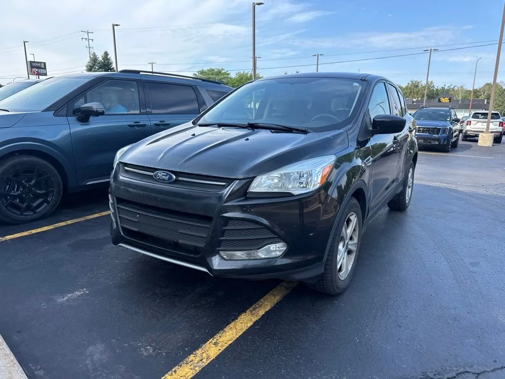 Used 2015 Tuxedo Black Ford SE image 3