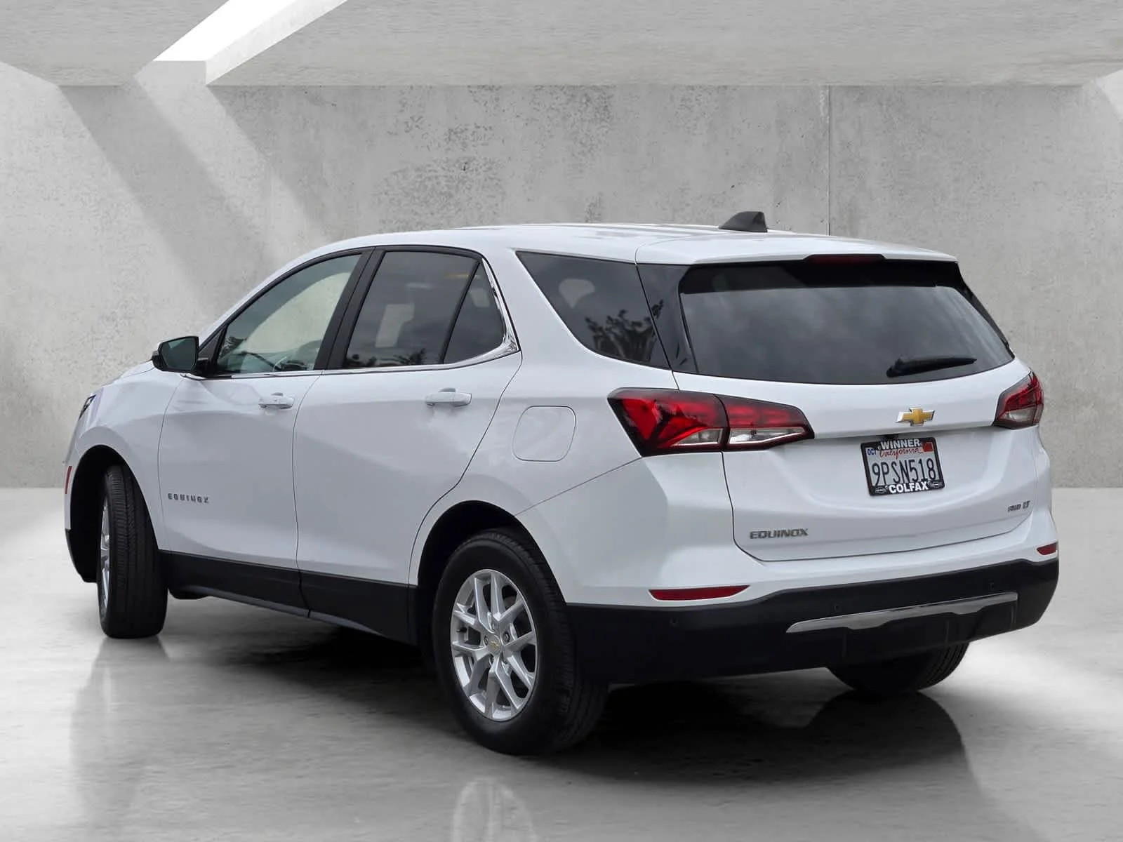 Used 2024 Summit White Chevrolet LT image 6