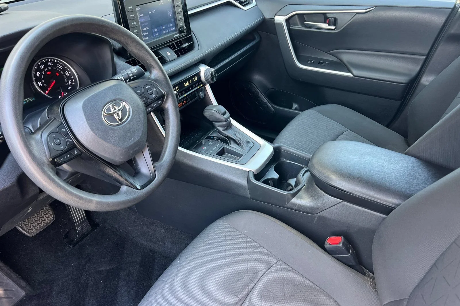 Used 2021 Gray Toyota XLE image 10