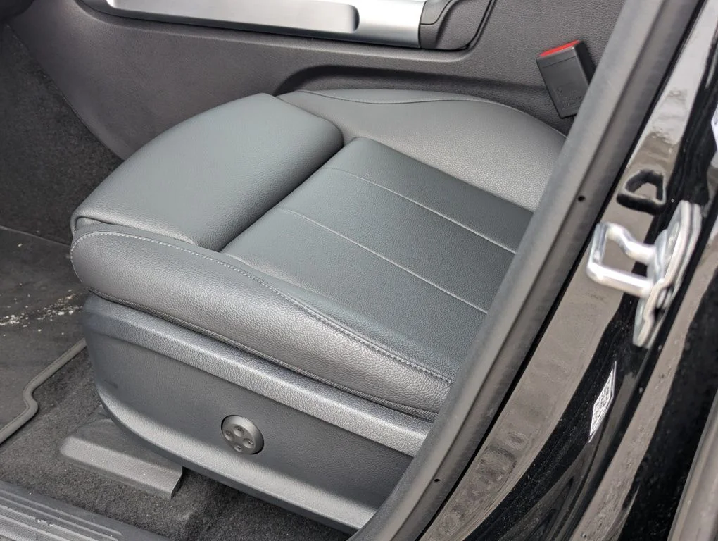 Used 2023 Black Mercedes-Benz 300 image 21