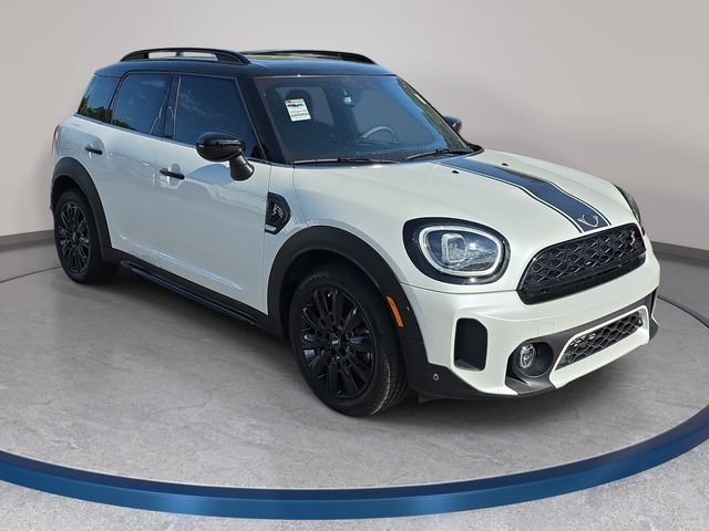 Used 2024 White MINI Iconic image 3