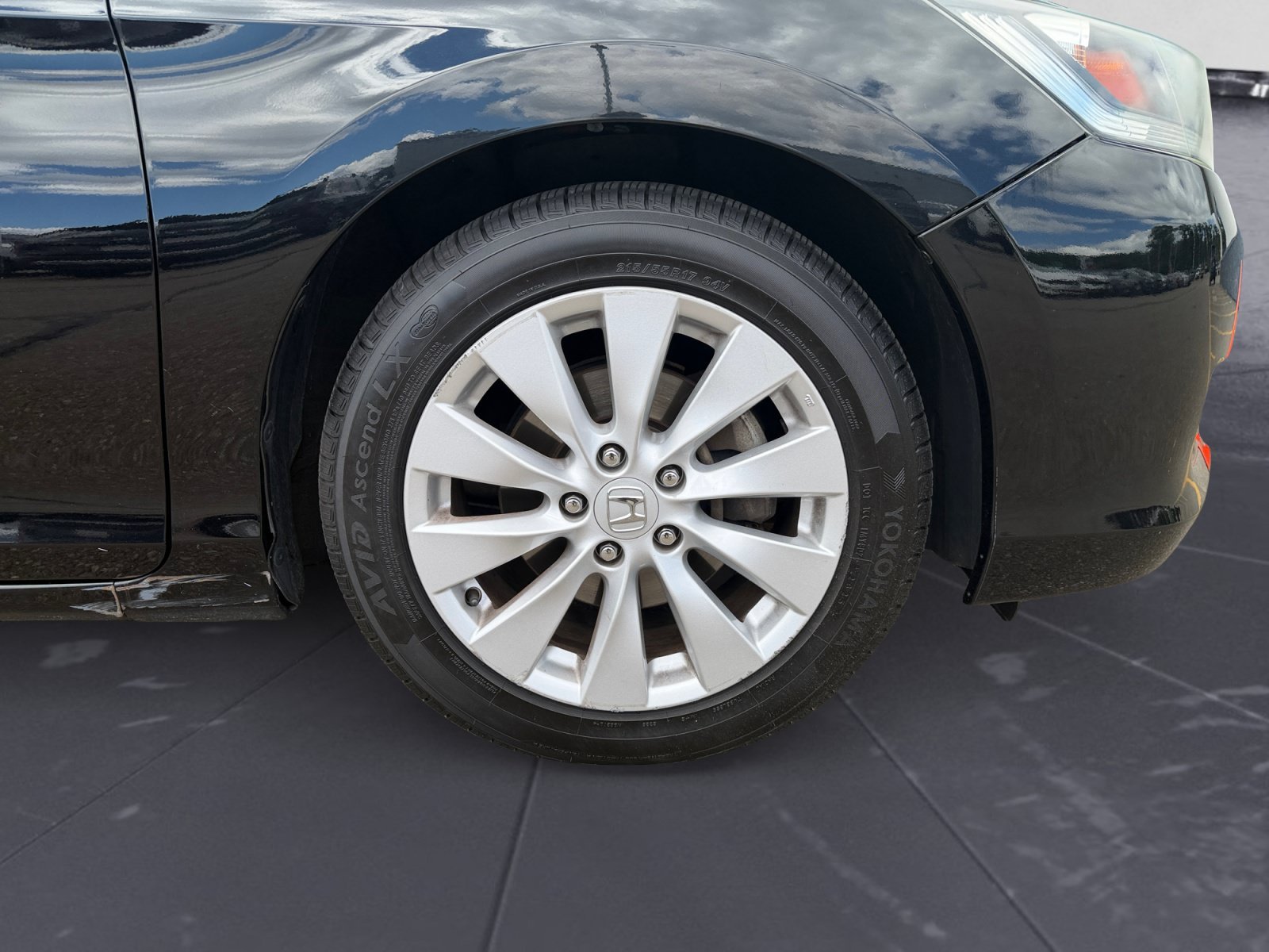 Used 2015 Black Honda EX-L image 43