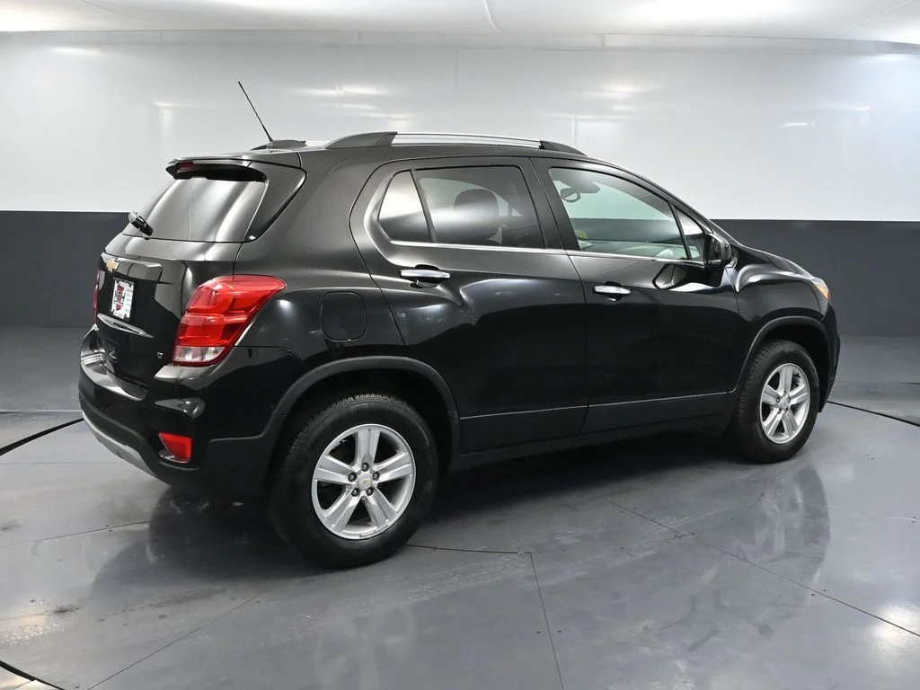 Used 2020 Black Chevrolet LT image 4