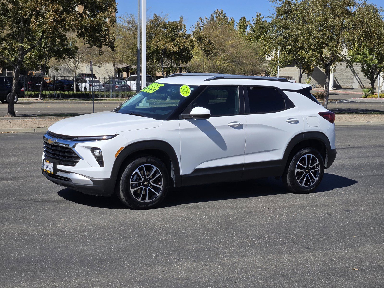 Used 2025 Summit White Chevrolet LT image 6