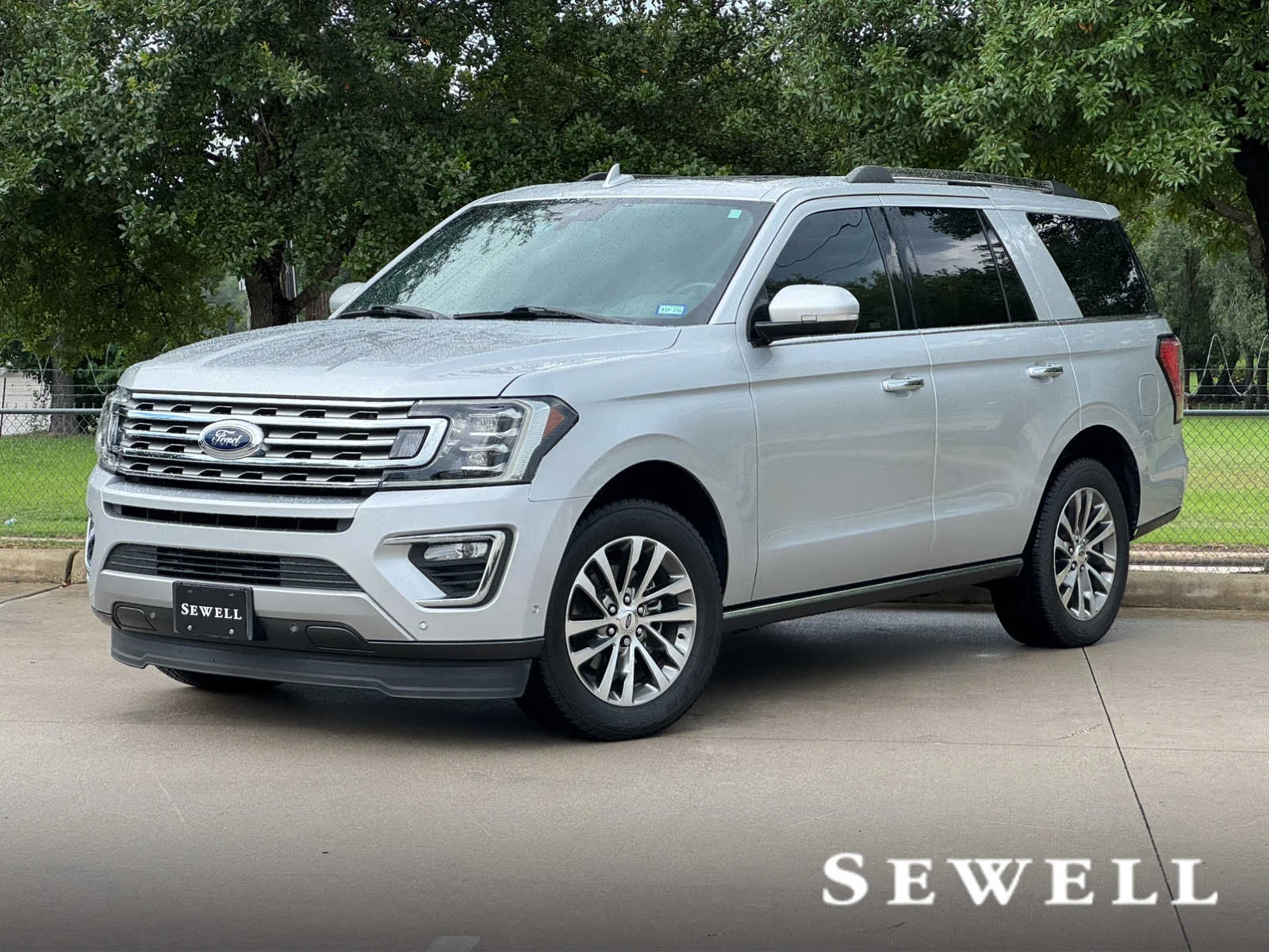 2018 Ford Expedition Limited's photo
