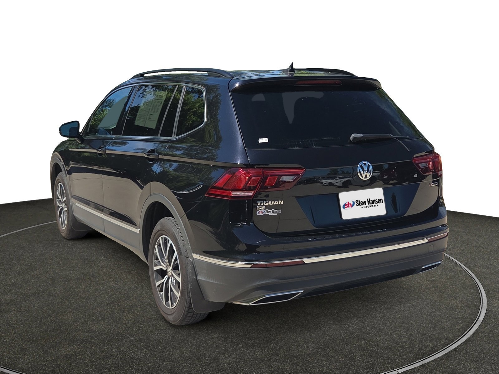 Used 2020 Deep Black Volkswagen SE image 3