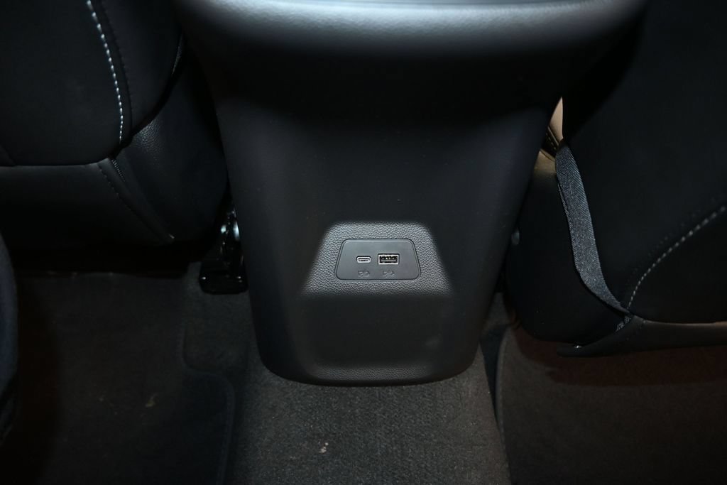 Used 2025 Summit White Buick Preferred image 21