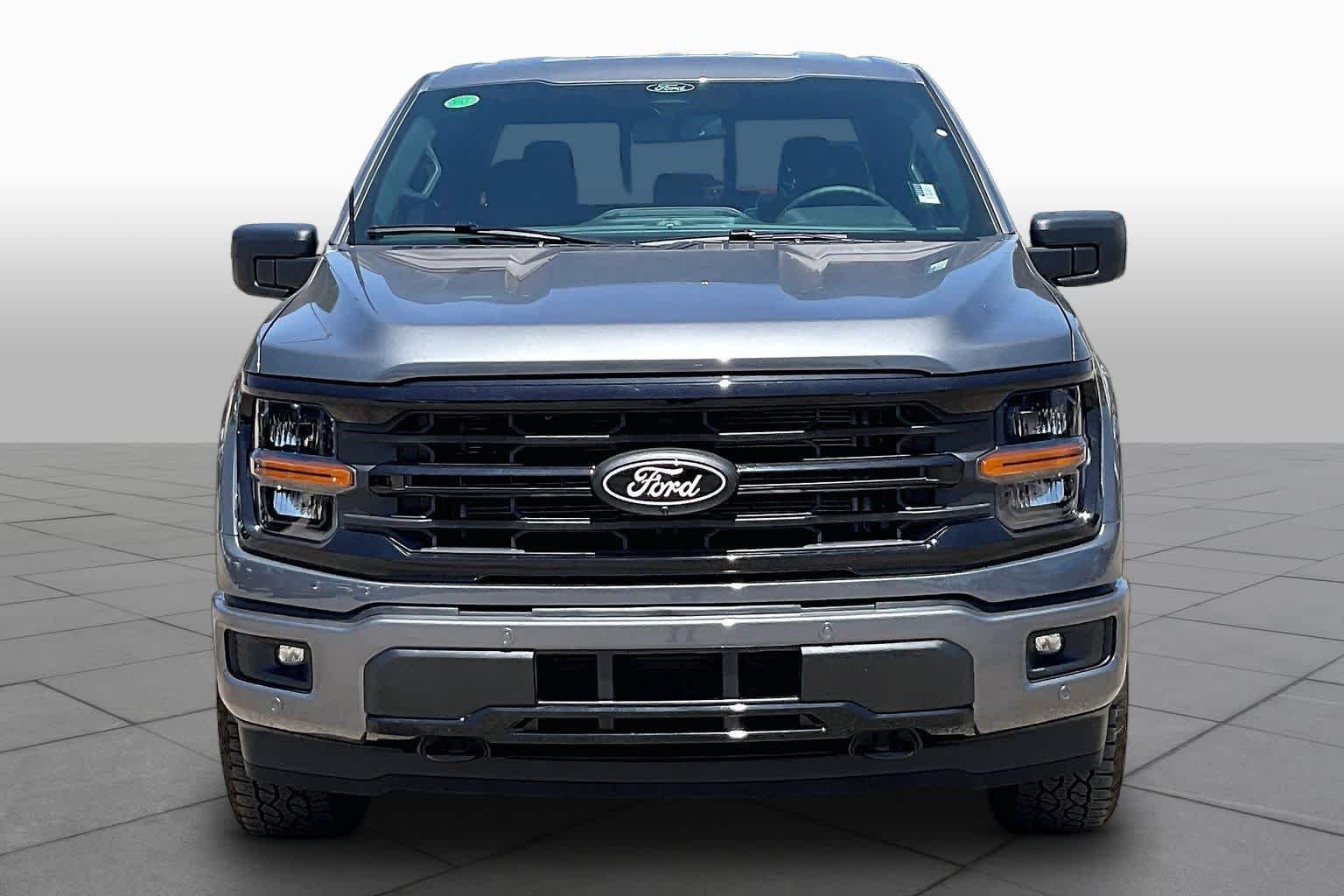 New 2026 Carbonized Gray Metallic Ford XLT image 3