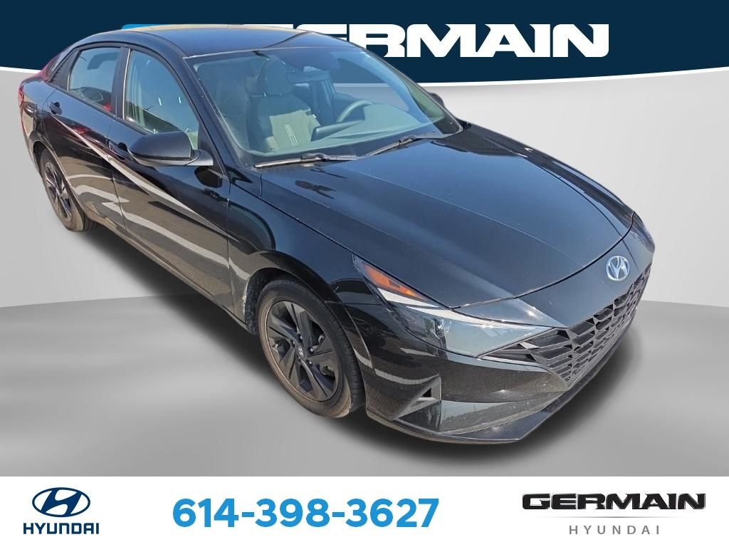 Used 2023 Black Hyundai SEL image 1