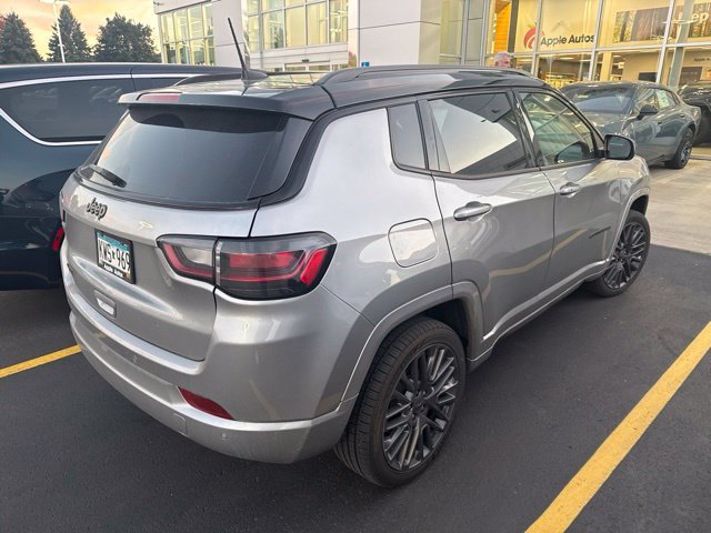 Used 2023 Silver Jeep Limited image 4