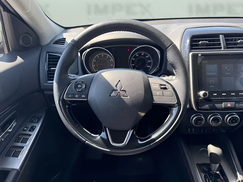 Used 2022  Mitsubishi 2.0 SE image 20