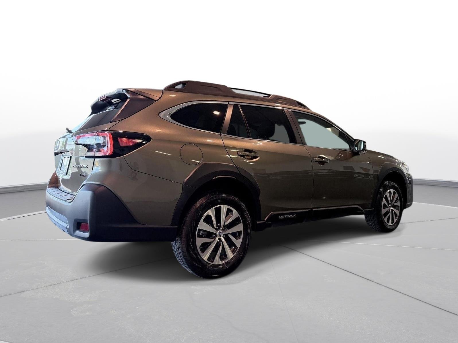 Used 2025 Autumn Green Metallic Subaru Premium image 12