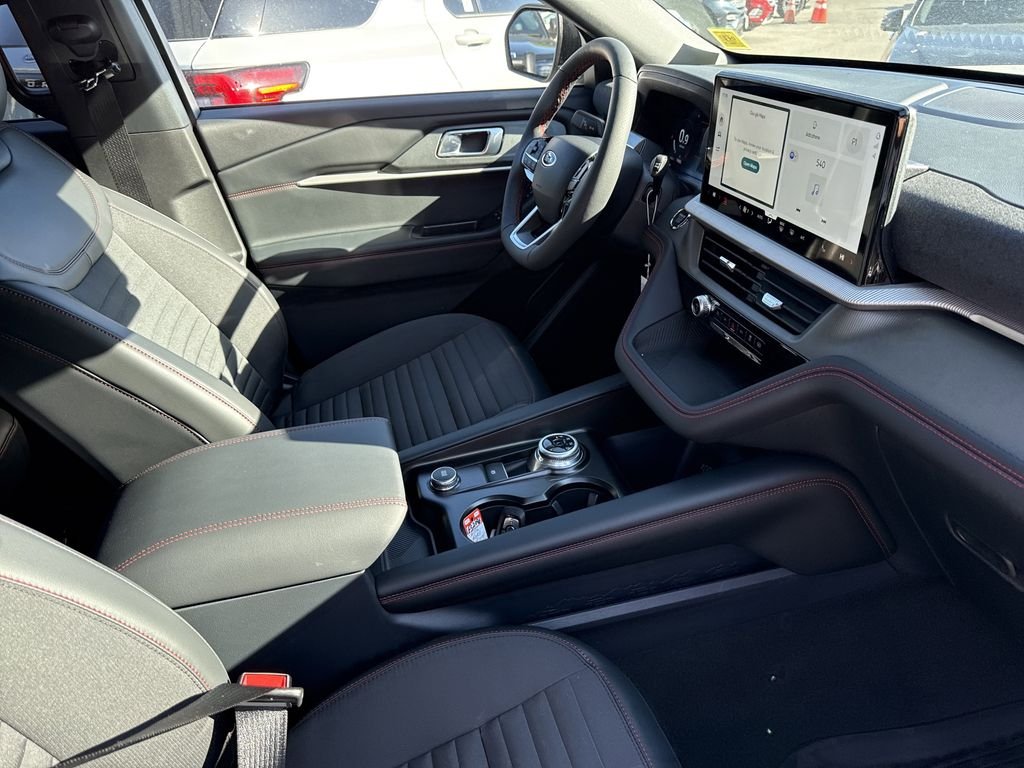 New 2026 Space White Metallic Ford ST-Line image 25