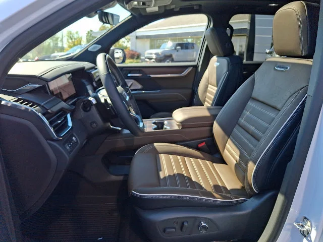 New 2027 Glacier White Tricoat GMC Denali Ultimate image 13