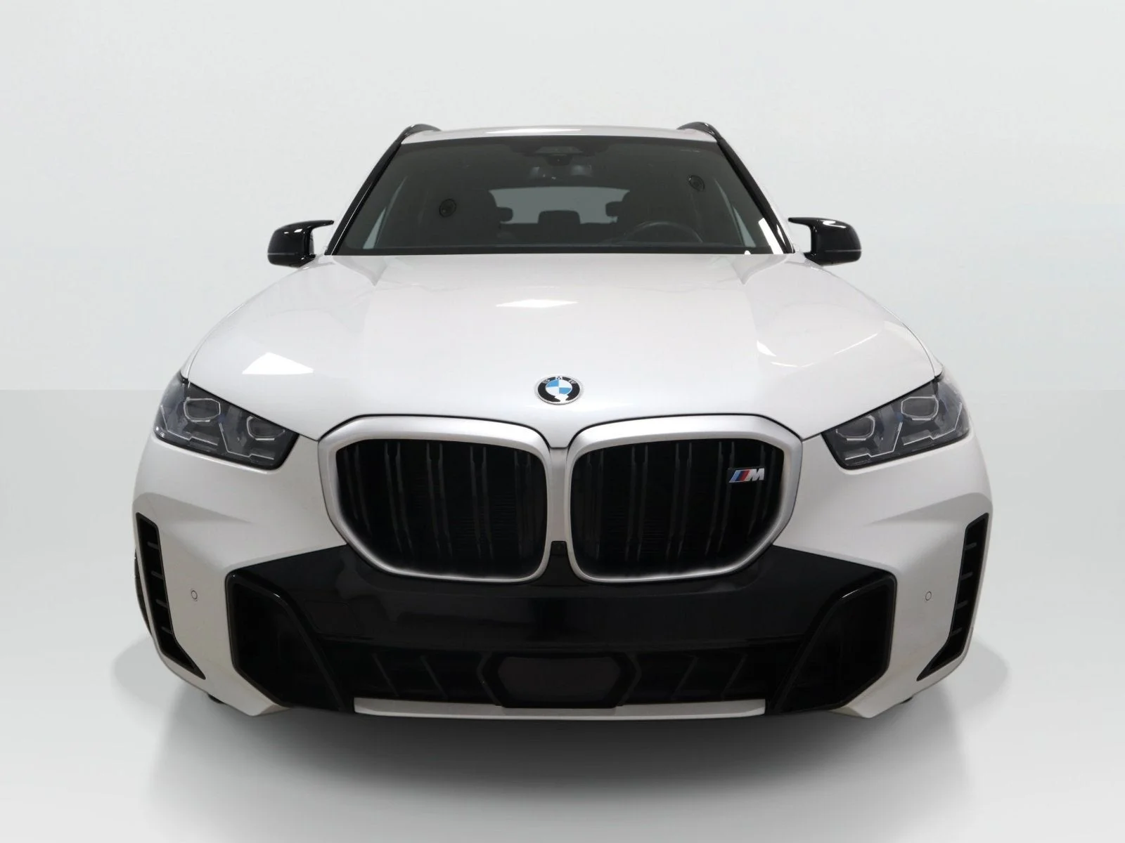 Used 2026 White BMW M60i image 9