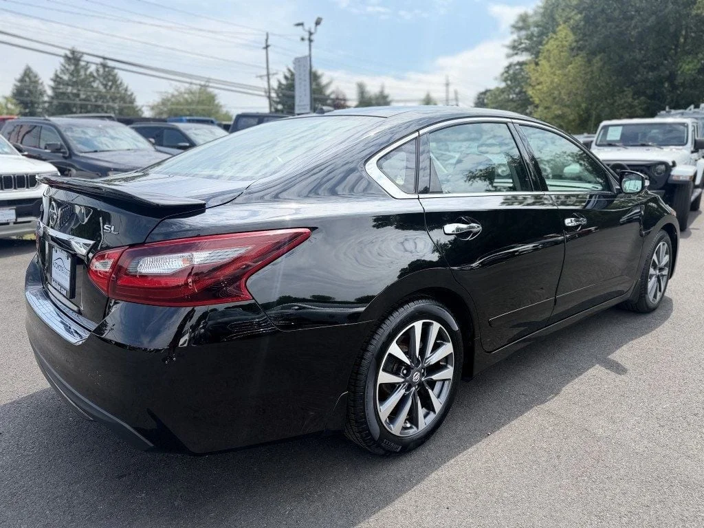 Used 2016 Super Black Nissan 4dr Sedan I4 2.5 SL image 3