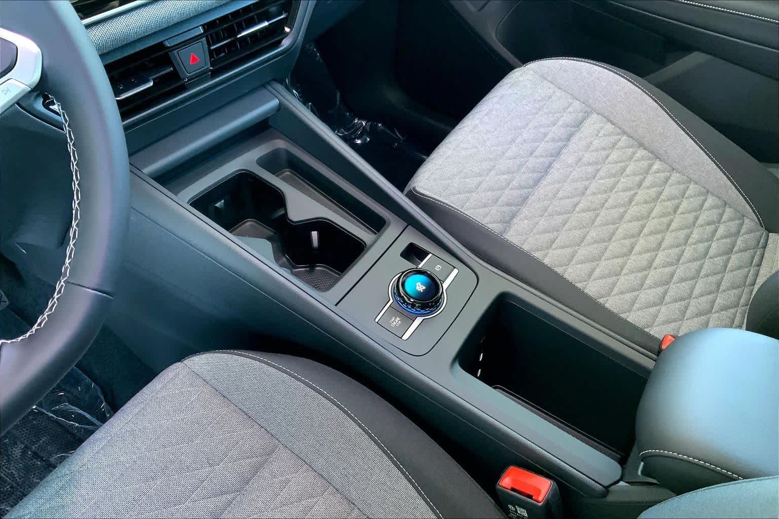 New 2026 Platinum Gray Metallic Volkswagen S image 7