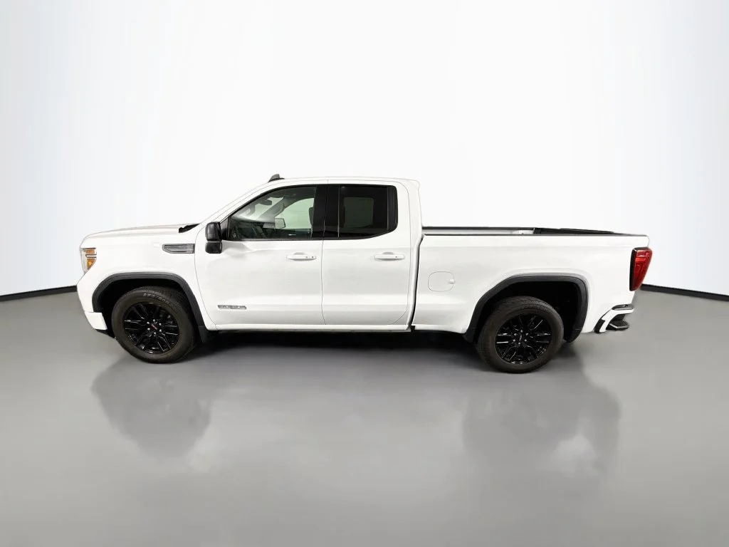 Used 2022 White GMC Elevation image 4