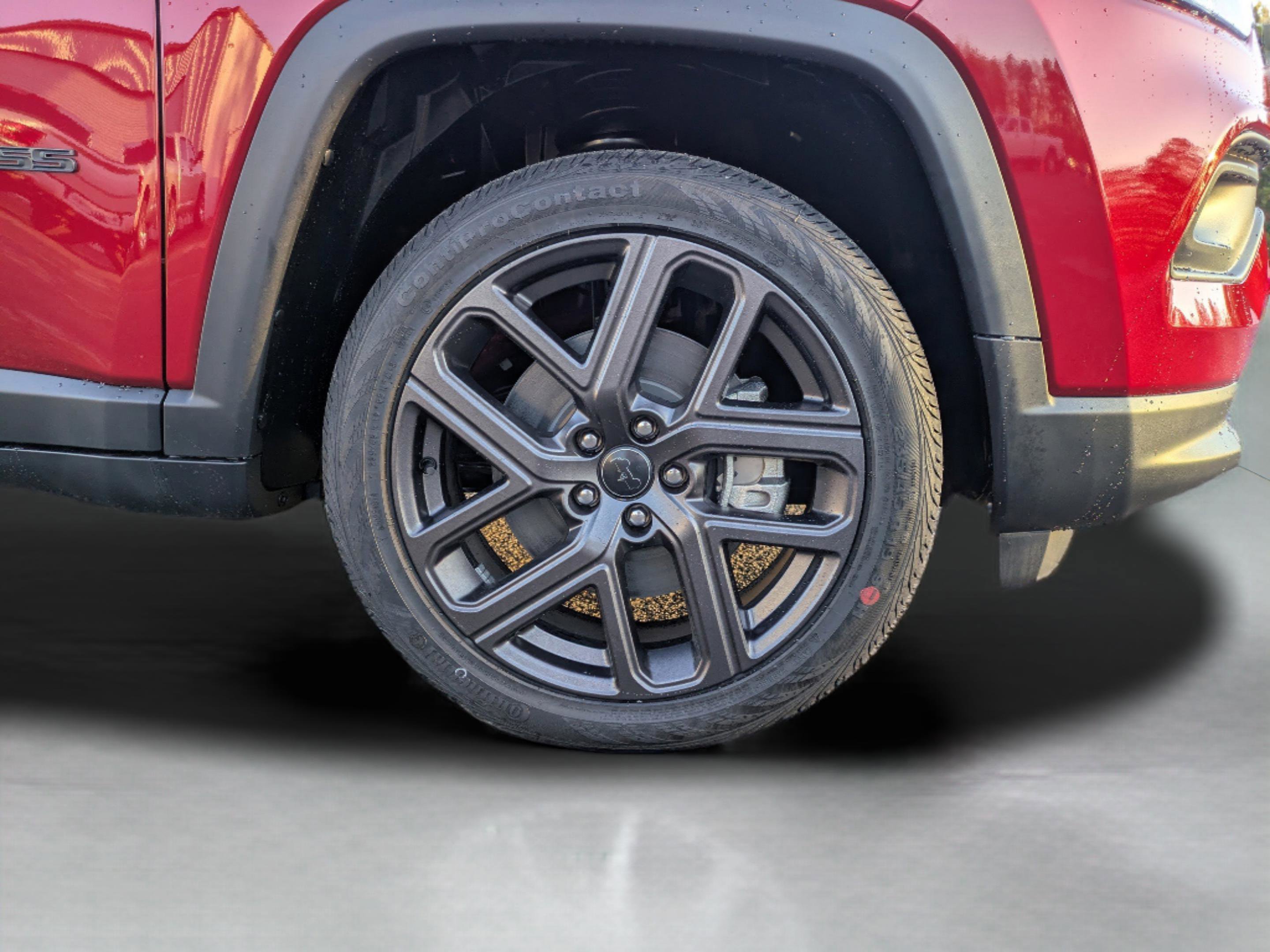 New 2026 Red Hot Pearlcoat Jeep Latitude Altitude image 12