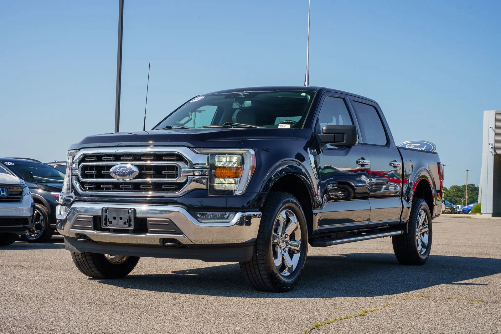 Used 2023 Blue Ford XLT image 2