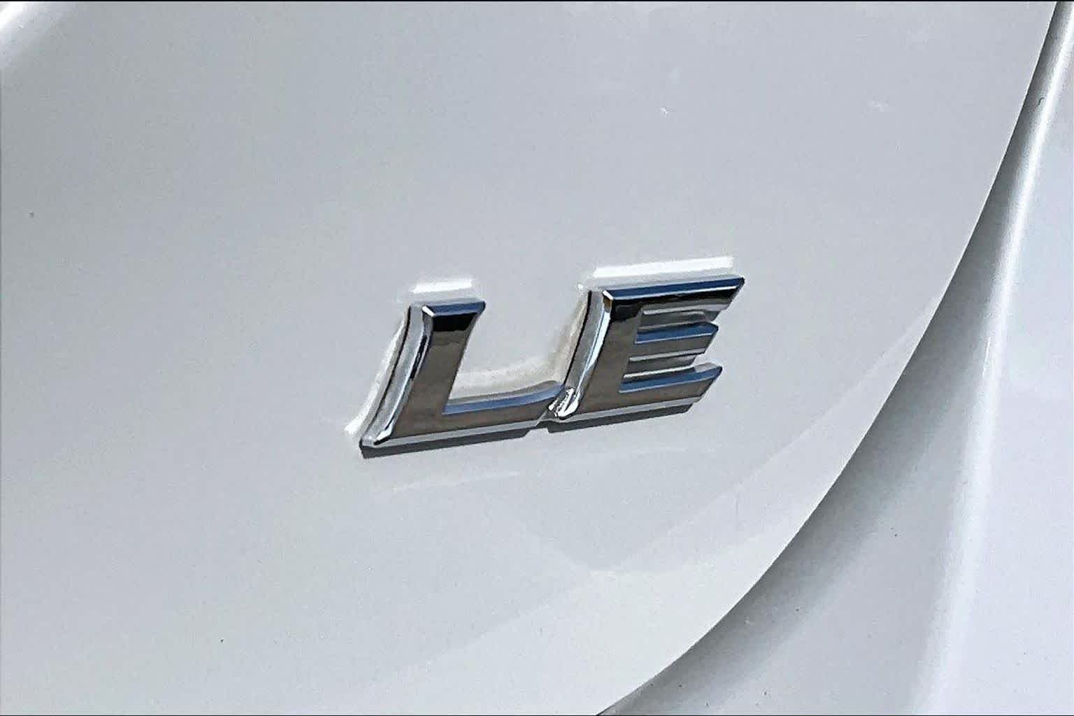 Used 2022 Ice Edge Toyota LE image 10