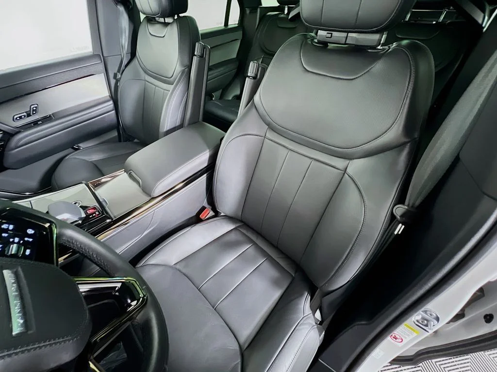 Used 2025 Borasco Gray Metallic Land Rover Dynamic SE image 22