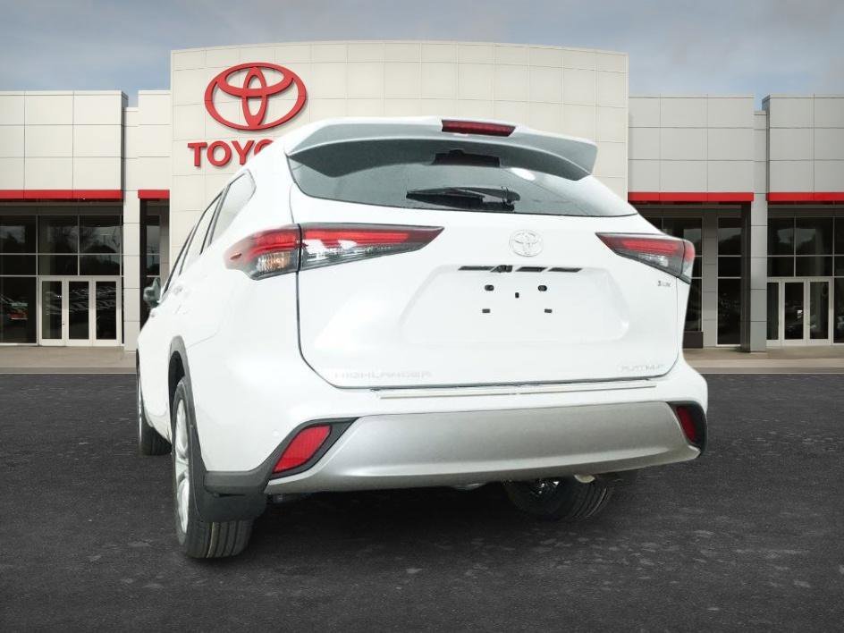 New 2026 Wind Chill Pearl Toyota Hybrid Platinum image 16
