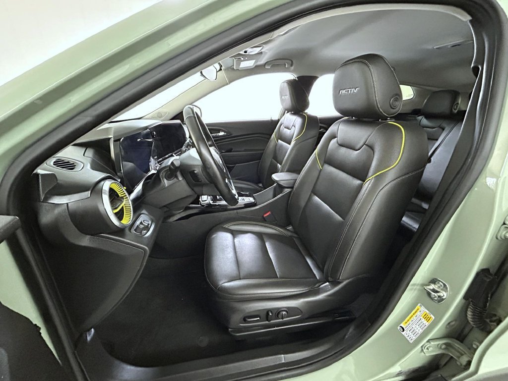Used 2025 Cacti Green Chevrolet ACTIV image 10