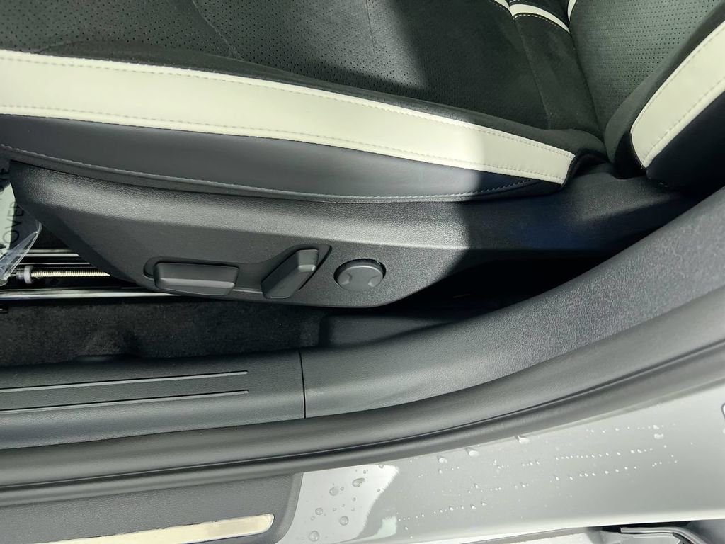 New 2026 Wolf Gray Kia GT-LINE image 15