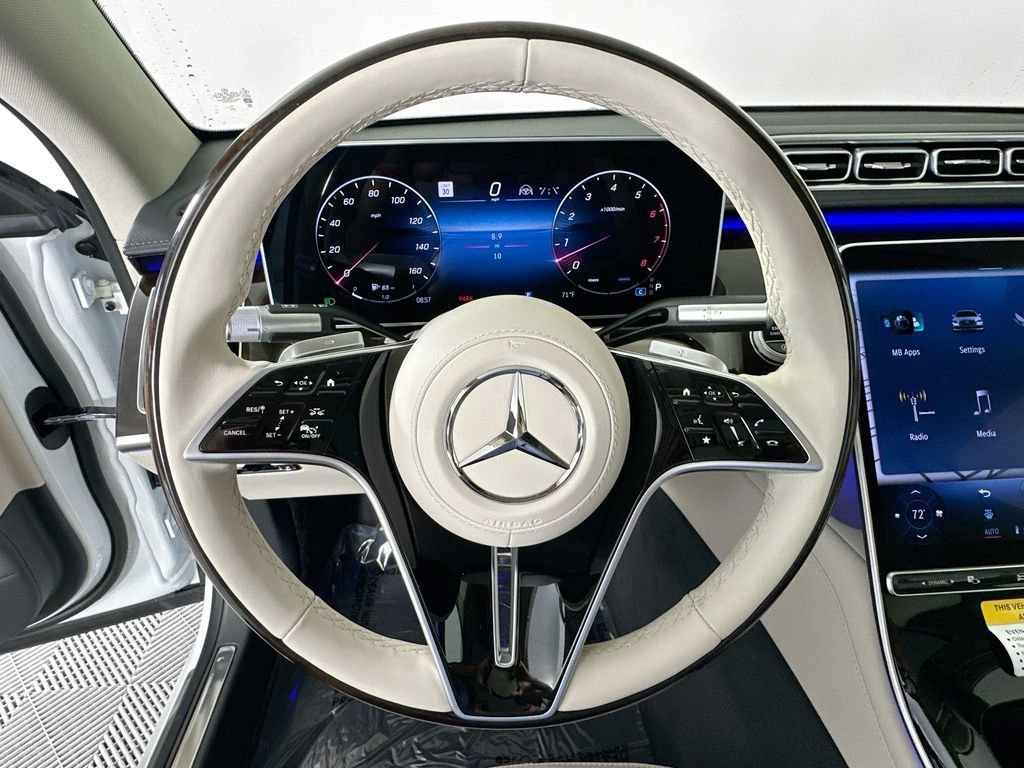 New 2026 MANUFAKTUR Moonlight White Metallic Mercedes-Benz S 500 image 45