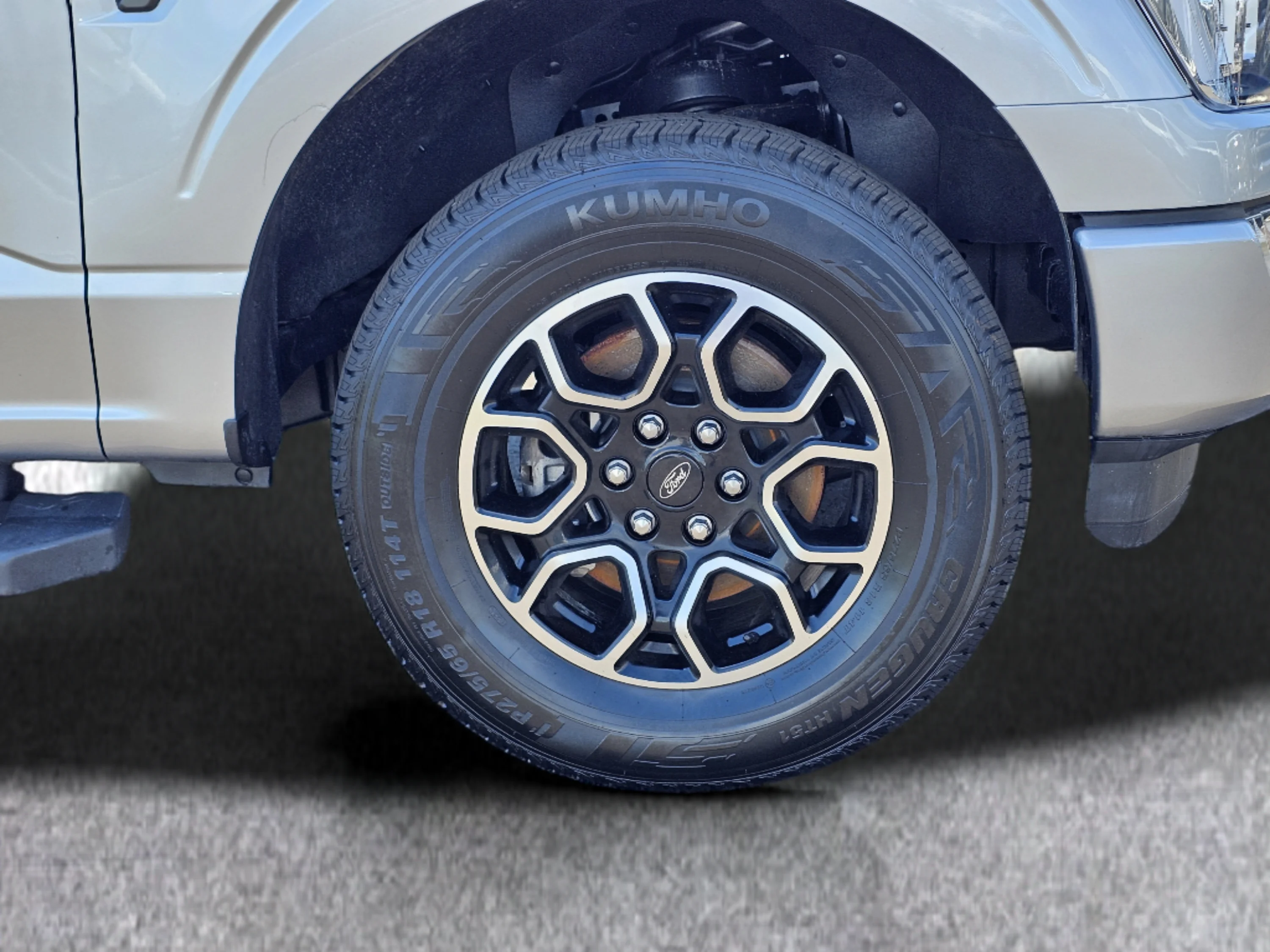 Used 2023 Iconic Silver Metallic Ford XLT image 7
