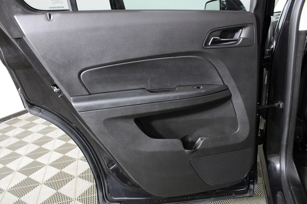 Used 2015 Black Chevrolet LT image 12