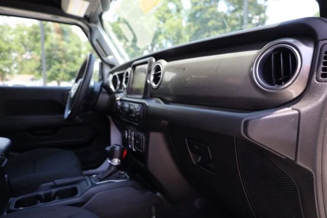 Used 2023 White Jeep Sahara image 35