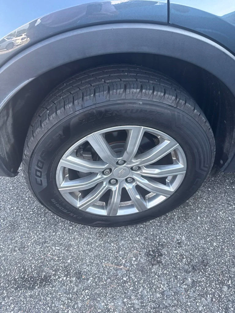 Used 2019 Gray Cadillac Premium Luxury image 5