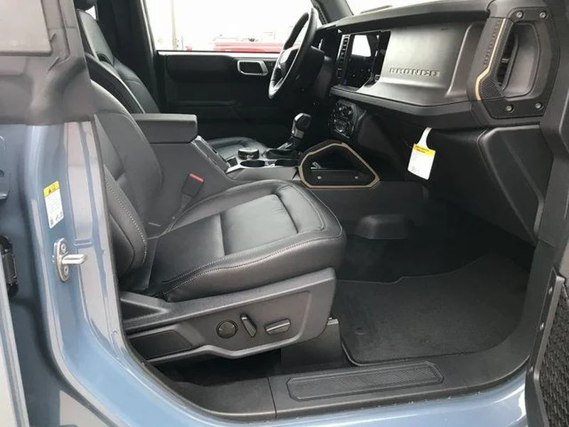 New 2025 Azure Gray Metallic Tri-Coat Ford Badlands® image 19