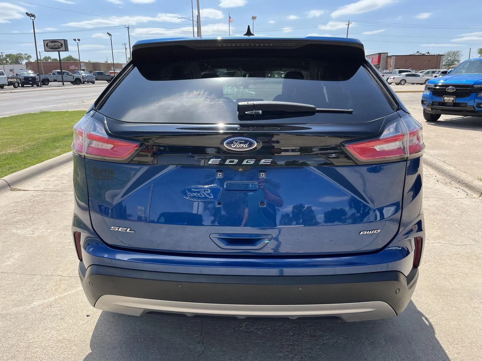 Certified Used 2023 Atlas Blue Metallic Ford SEL image 5