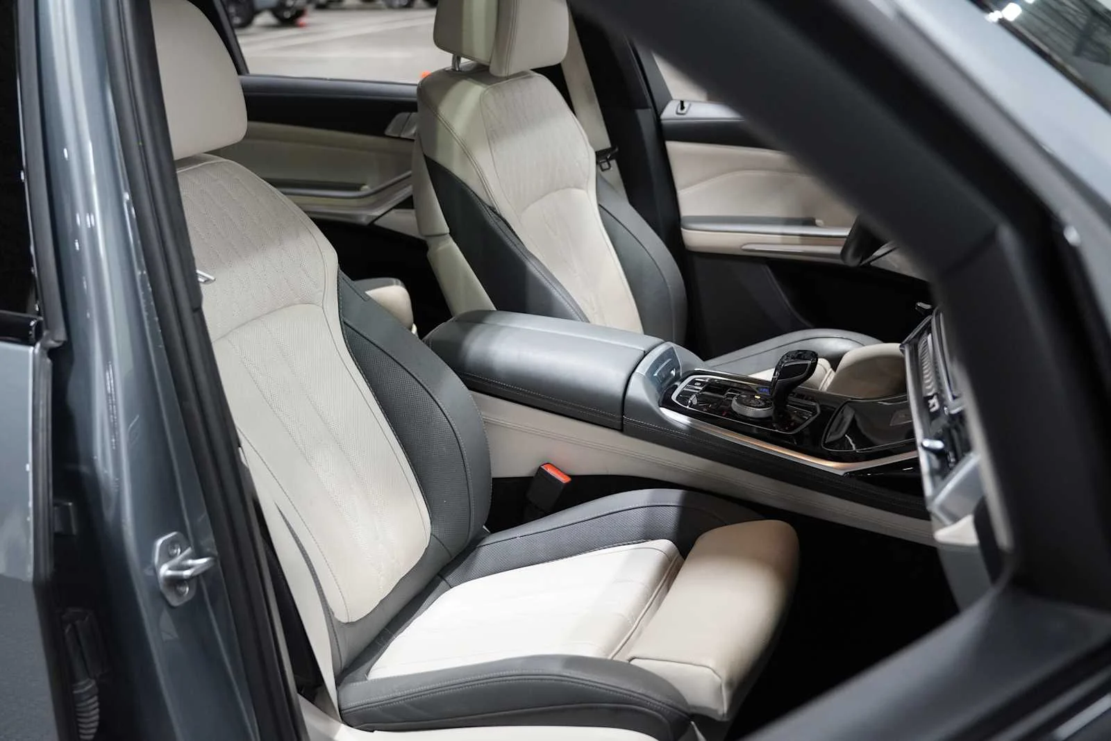 Certified Used 2024 Skyscraper Grey Metallic BMW ALPINA XB7 image 12