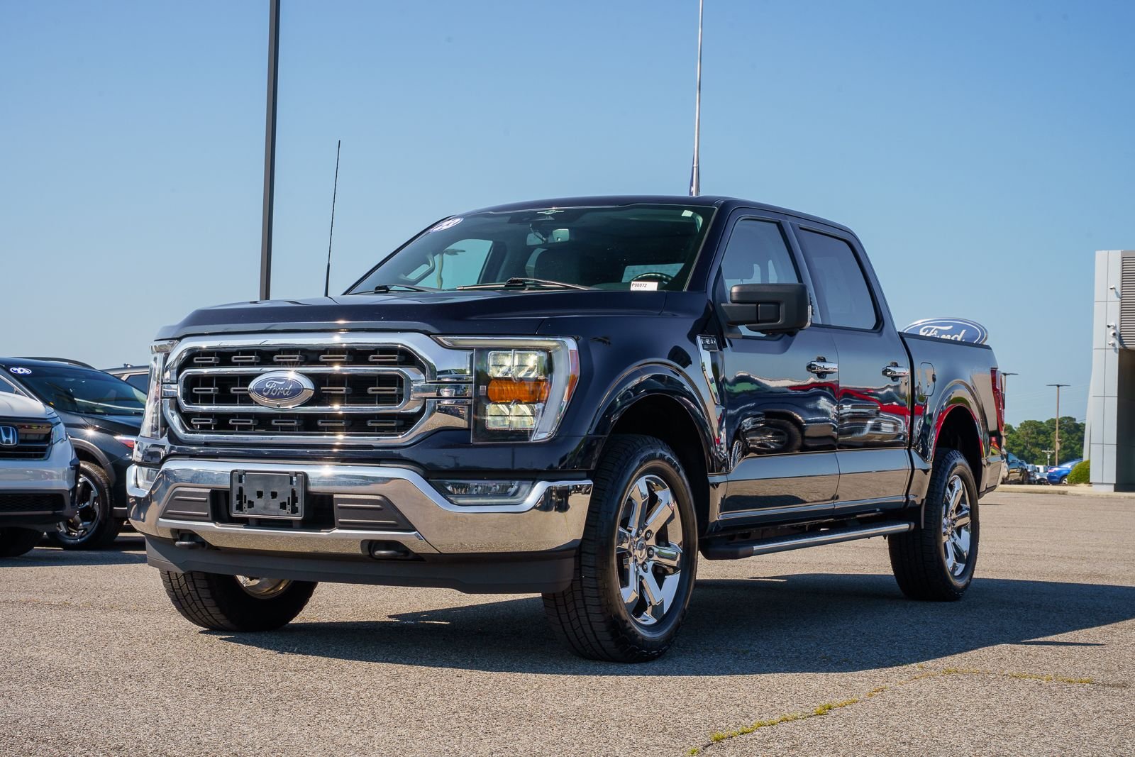 Certified Used 2023 Blue Ford XLT image 3
