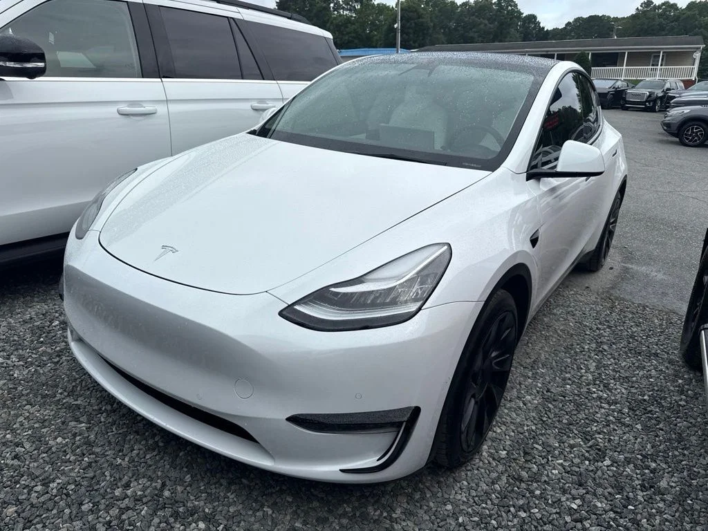 Used 2021 White Tesla Long Range image 1