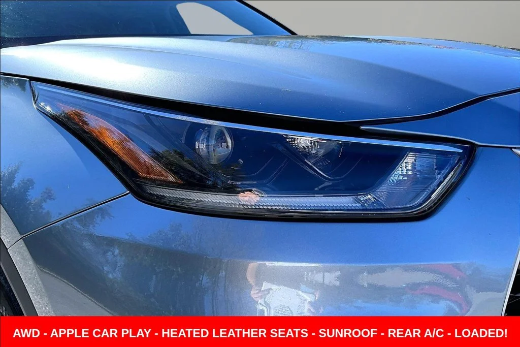 Used 2021 Silver Toyota XLE image 38