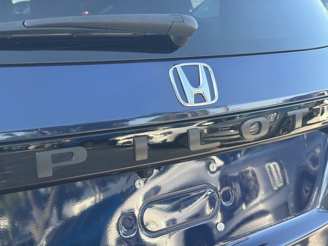Used 2024 Obsidian Blue Pearl Honda Touring image 9